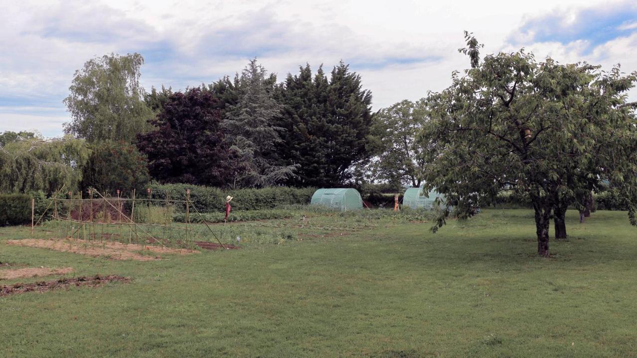 Le Pre De Luceau Bed and Breakfast Blet Exteriör bild