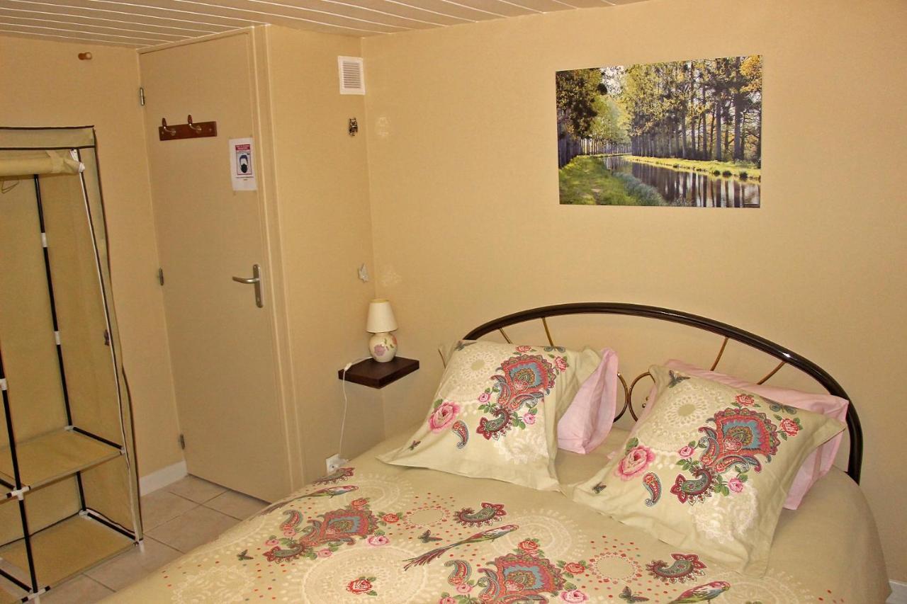 Le Pre De Luceau Bed and Breakfast Blet Exteriör bild